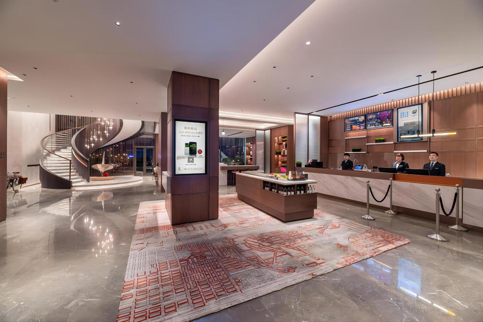 Intercityhotel New International Expo Center 4*
